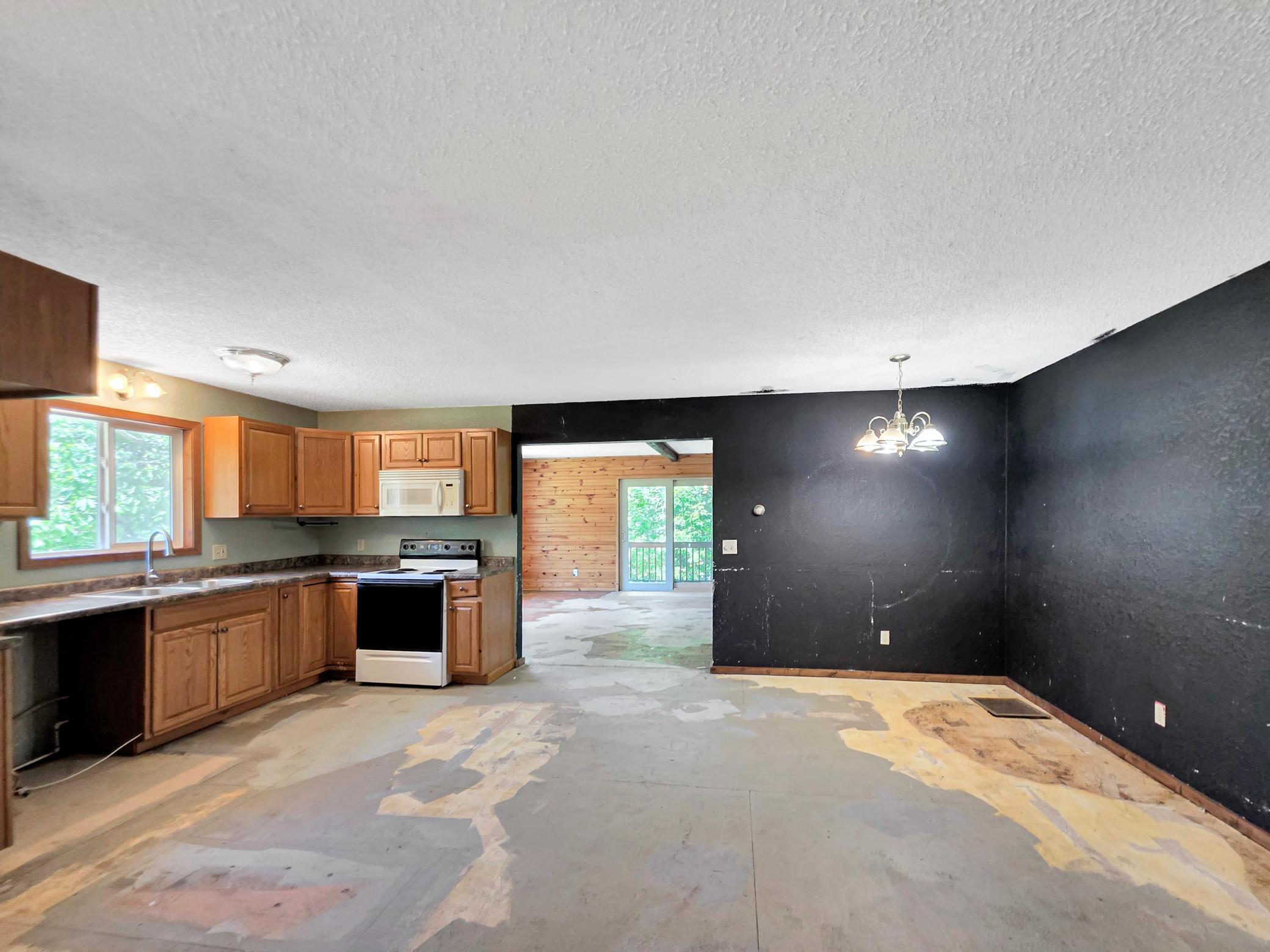 1975 single family home for sale at 6340 Waterside Drive in Garrison, MN — 4 bed, 2 bath (photo 14 of 30)