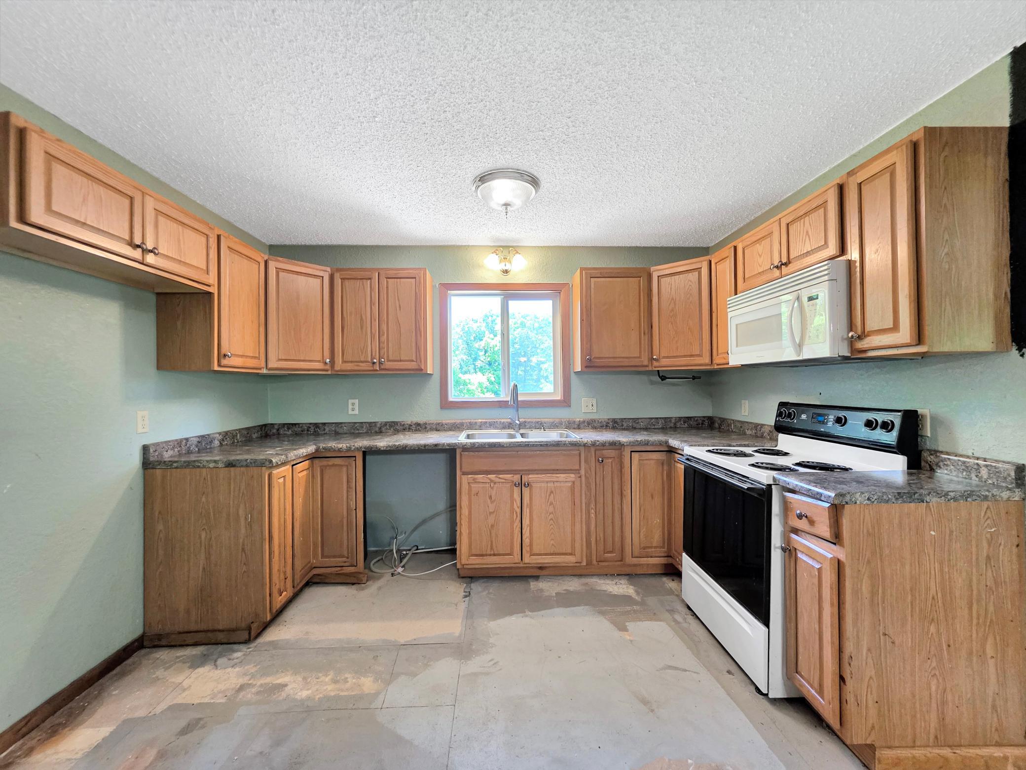 1975 single family home for sale at 6340 Waterside Drive in Garrison, MN — 4 bed, 2 bath (photo 15 of 30)