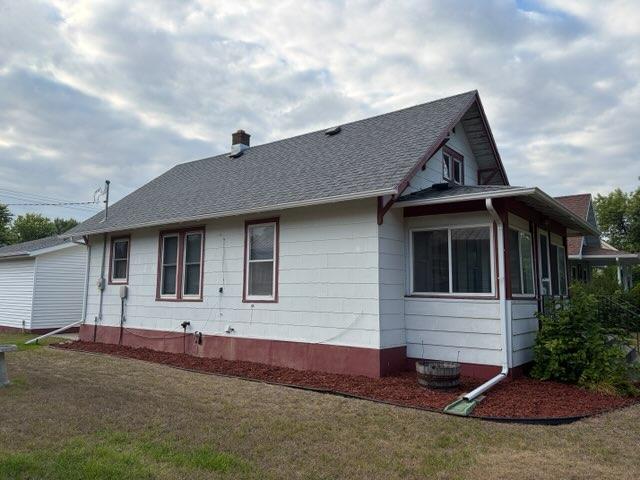 1910 single family home for sale at 209 6th Street SE in Barnesville, MN — 2 bed, 2 bath (photo 2 of 31)
