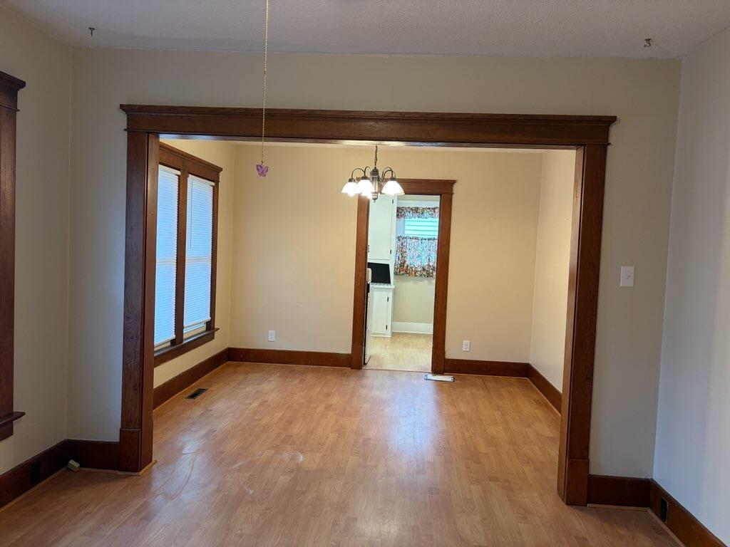 1910 single family home for sale at 209 6th Street SE in Barnesville, MN — 2 bed, 2 bath (photo 13 of 31)