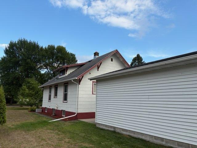 1910 single family home for sale at 209 6th Street SE in Barnesville, MN — 2 bed, 2 bath (photo 5 of 31)