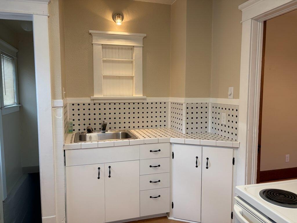 1910 single family home for sale at 209 6th Street SE in Barnesville, MN — 2 bed, 2 bath (photo 10 of 31)