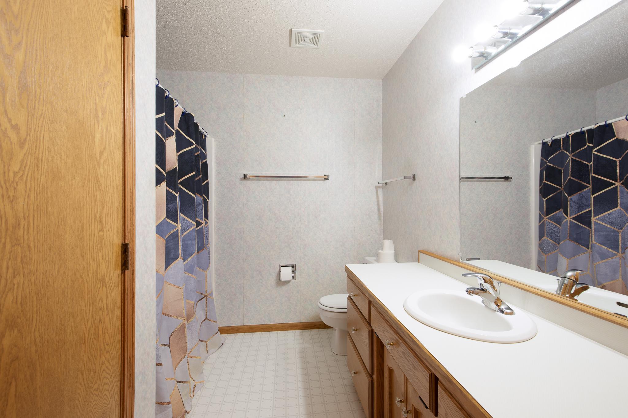 1992 twin home for sale at 2733 26th Street Circle S in Moorhead, MN — 3 bed, 2 bath (photo 13 of 31)
