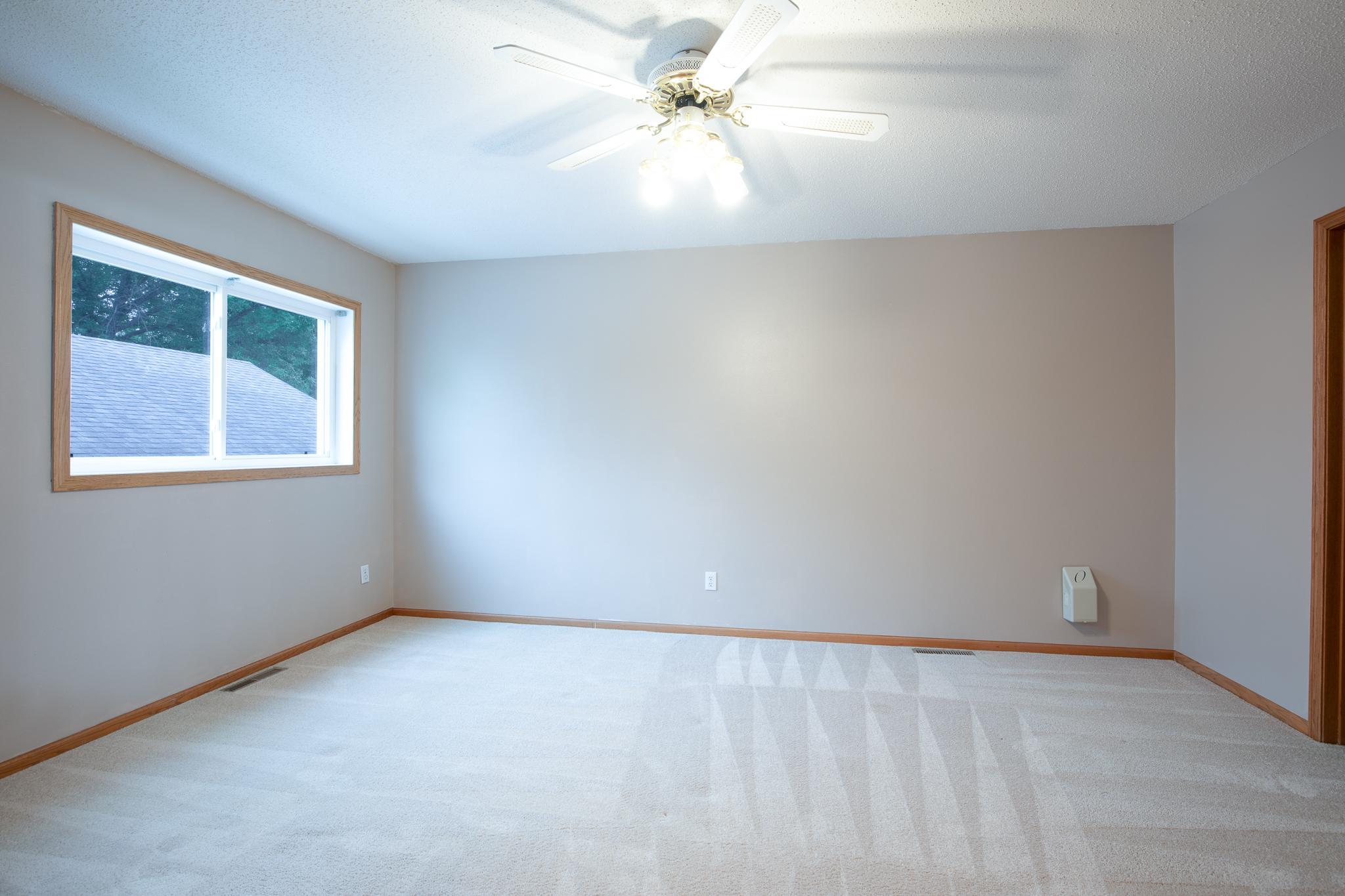 1992 twin home for sale at 2733 26th Street Circle S in Moorhead, MN — 3 bed, 2 bath (photo 15 of 31)