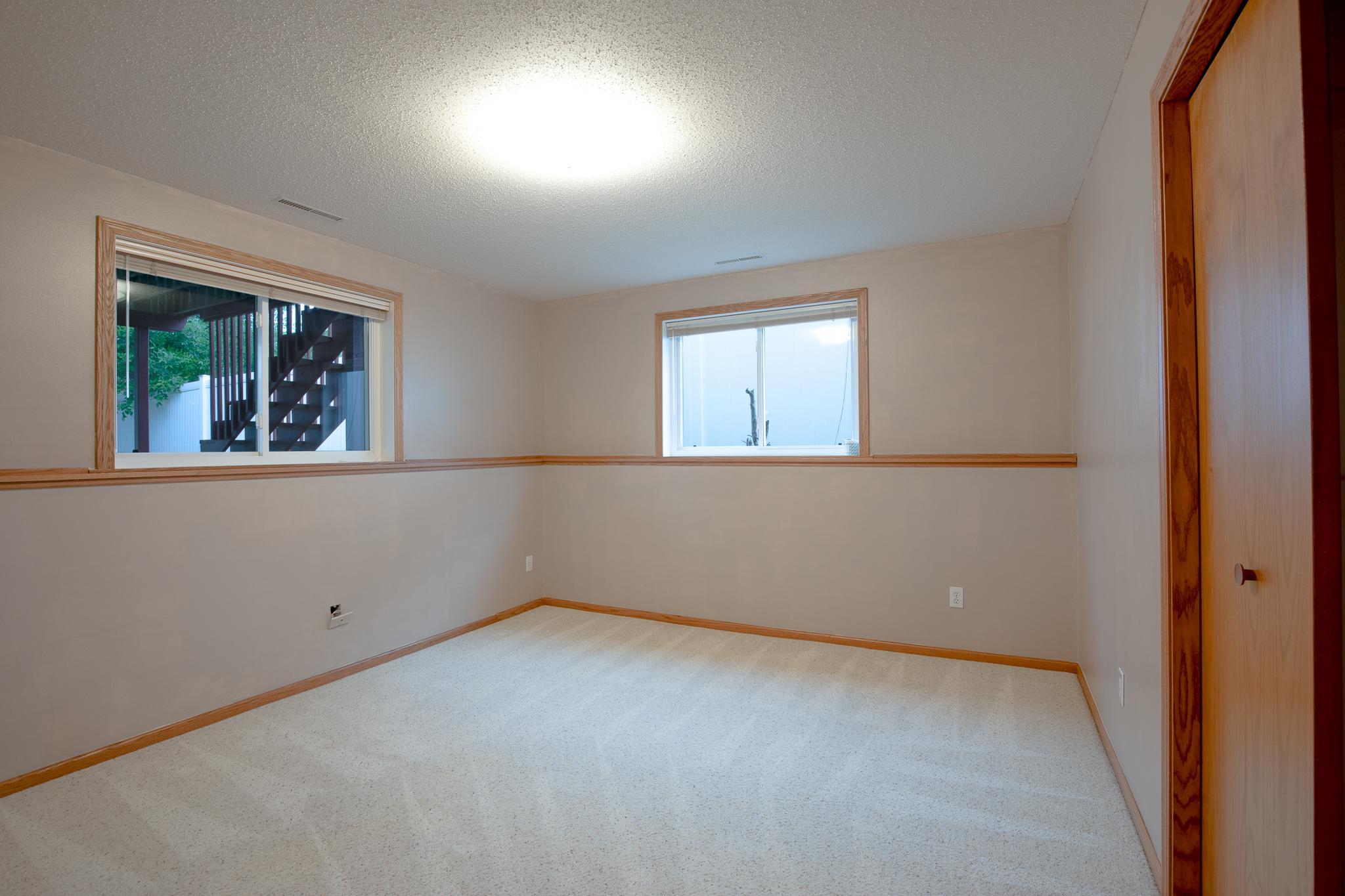 1992 twin home for sale at 2733 26th Street Circle S in Moorhead, MN — 3 bed, 2 bath (photo 23 of 31)