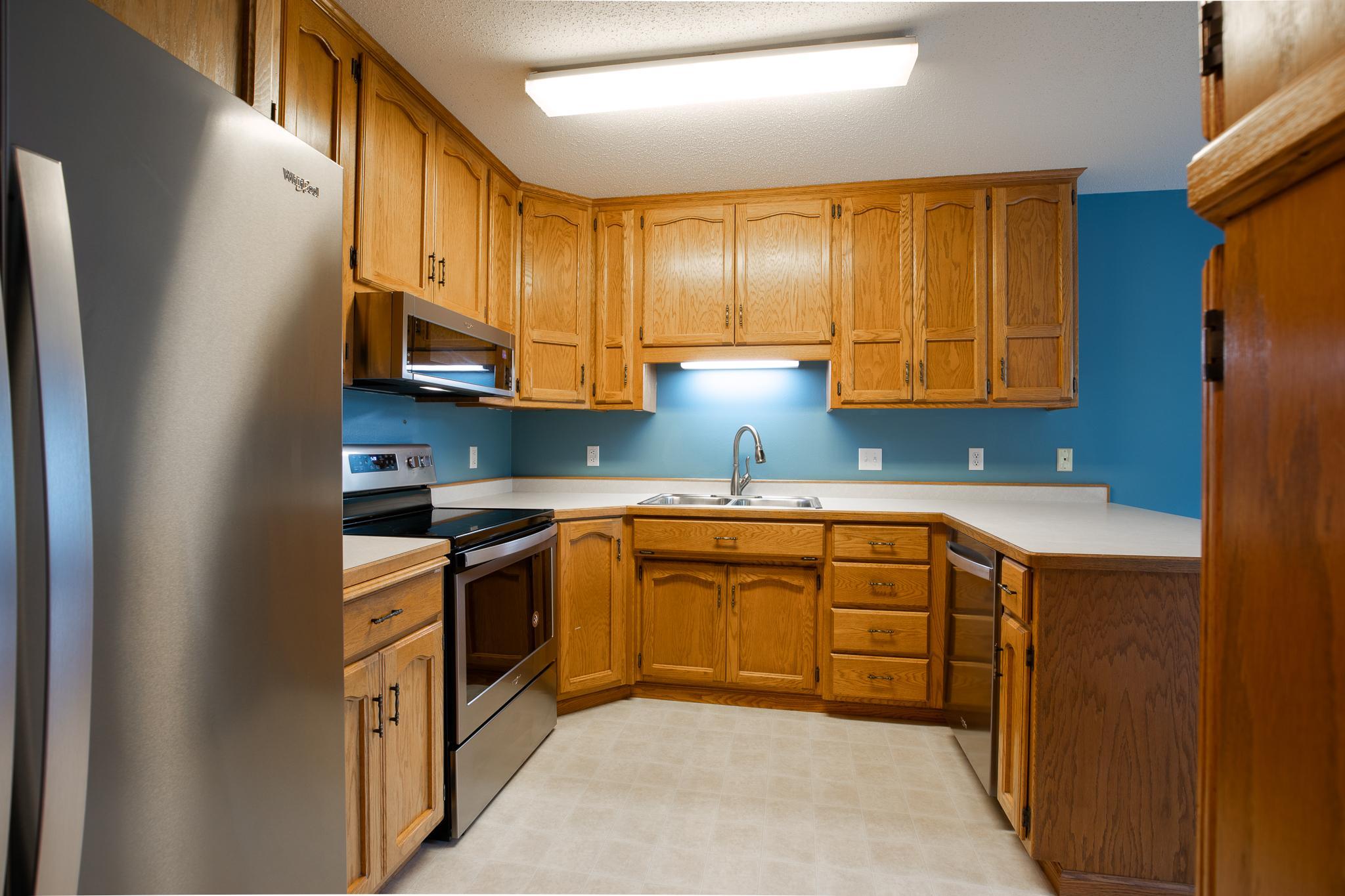 1992 twin home for sale at 2733 26th Street Circle S in Moorhead, MN — 3 bed, 2 bath (photo 4 of 31)