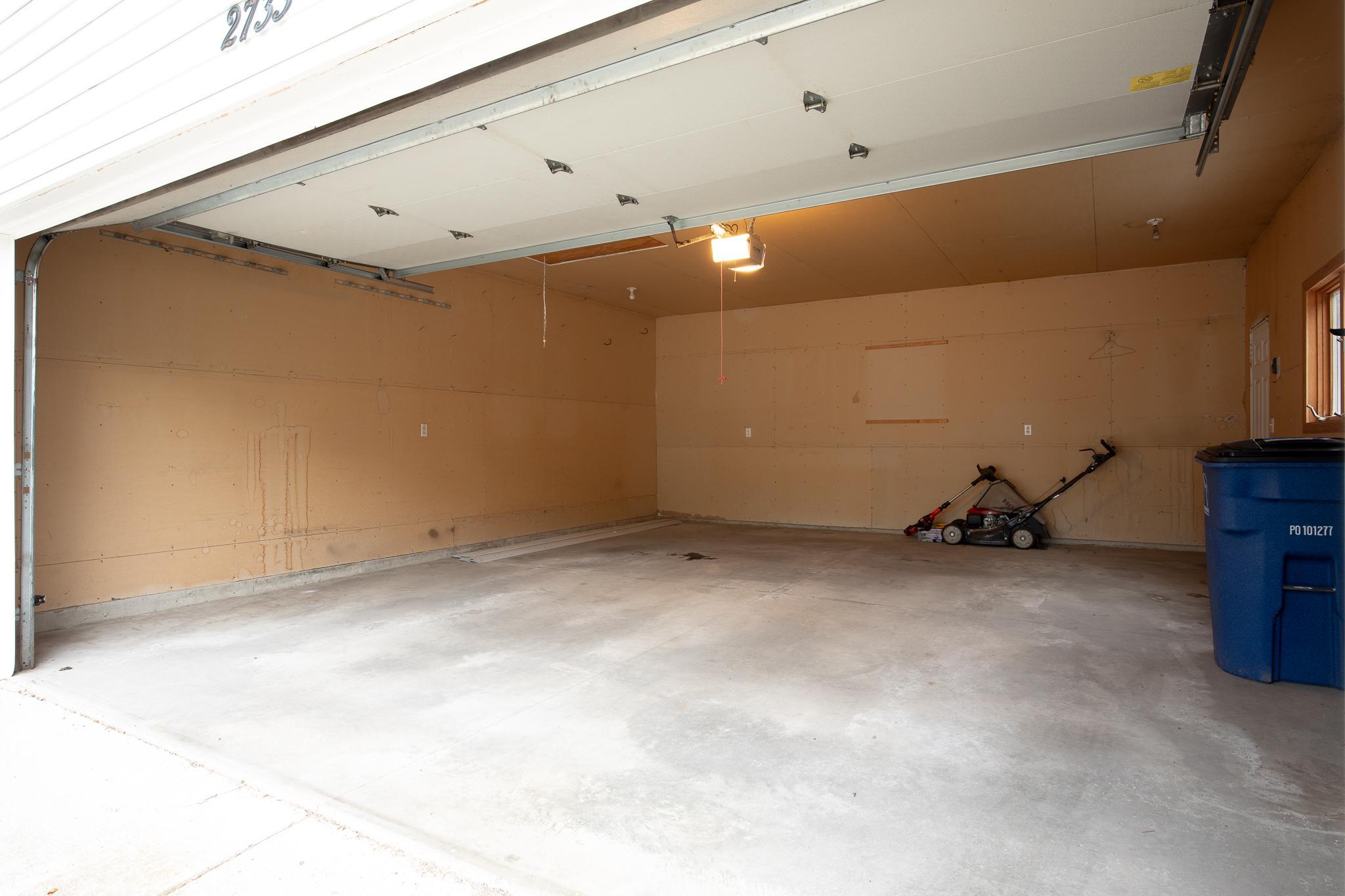 1992 twin home for sale at 2733 26th Street Circle S in Moorhead, MN — 3 bed, 2 bath (photo 31 of 31)
