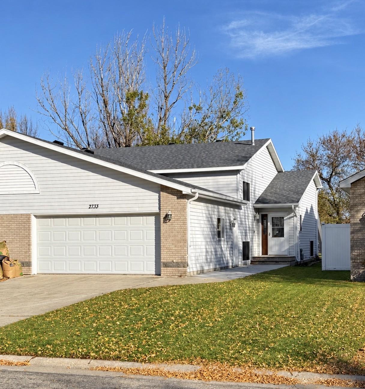 1992 twin home for sale at 2733 26th Street Circle S in Moorhead, MN — 3 bed, 2 bath