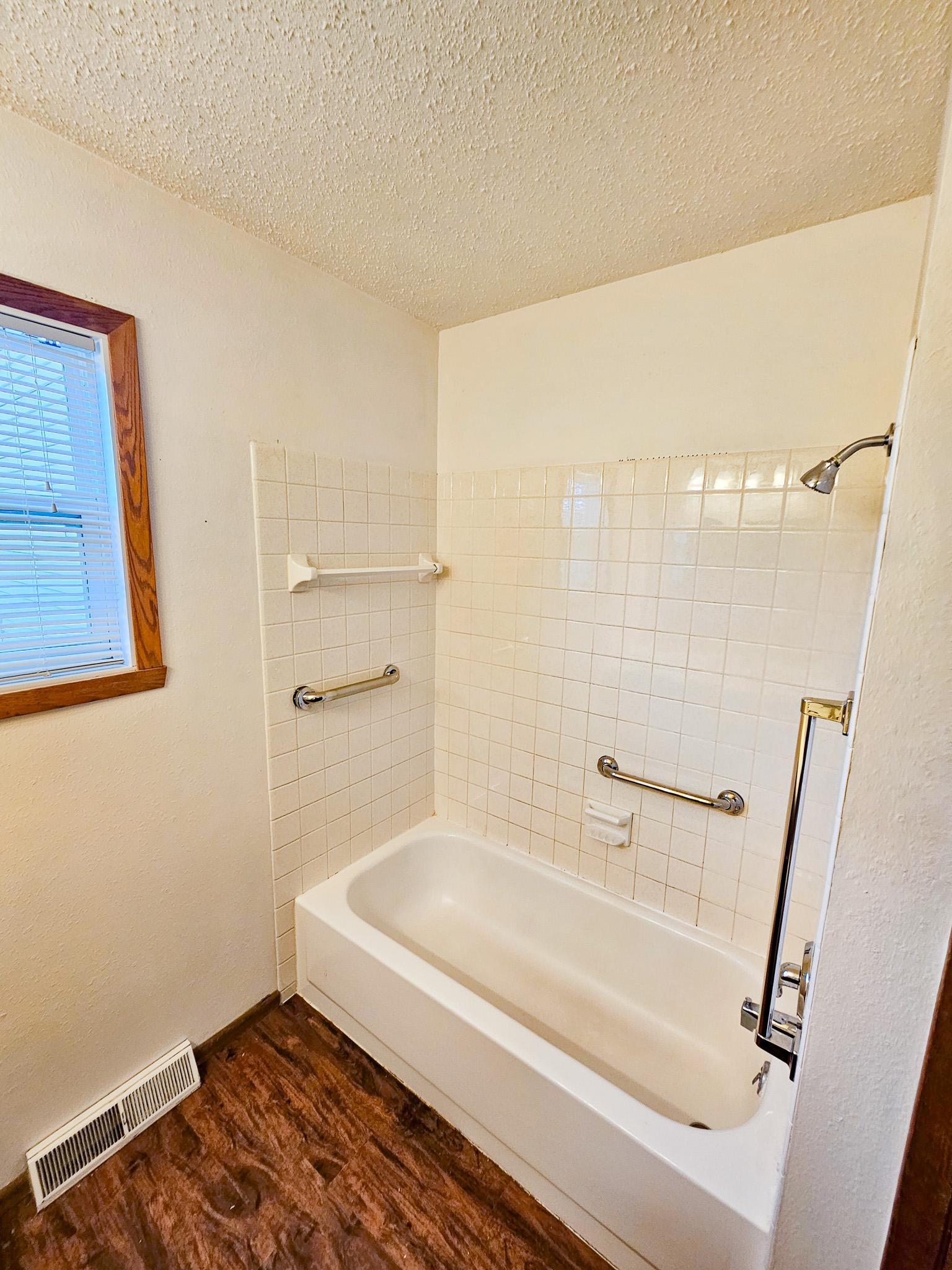 1978 condo for sale at 3014 17th Street S in Moorhead, MN — 3 bed, 2 bath (photo 16 of 29)