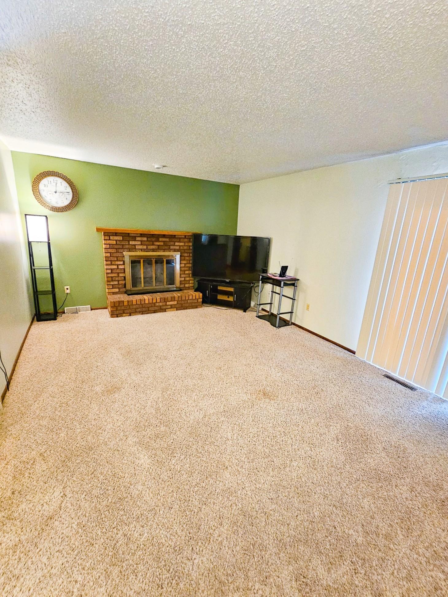 1978 condo for sale at 3014 17th Street S in Moorhead, MN — 3 bed, 2 bath (photo 3 of 29)