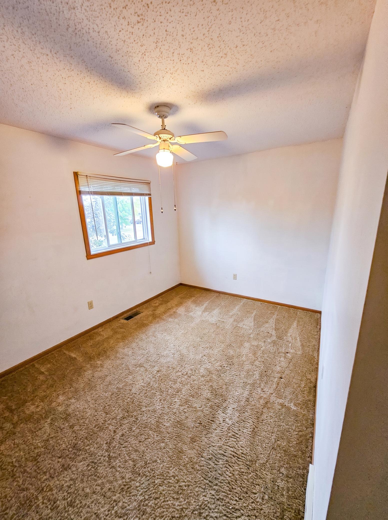 1978 condo for sale at 3014 17th Street S in Moorhead, MN — 3 bed, 2 bath (photo 21 of 29)