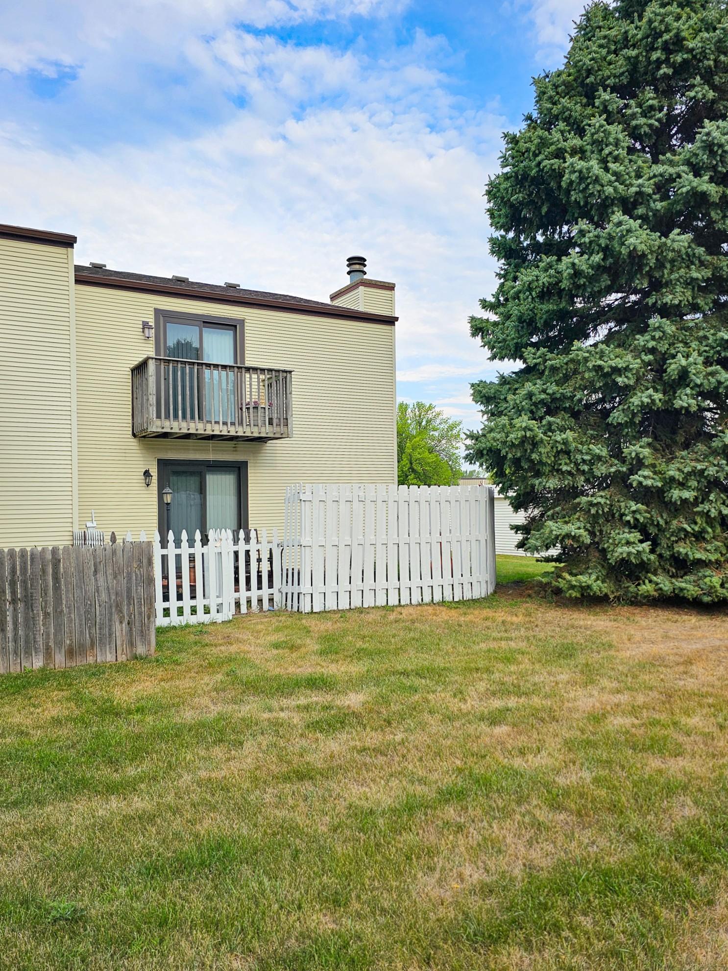 1978 condo for sale at 3014 17th Street S in Moorhead, MN — 3 bed, 2 bath (photo 26 of 29)
