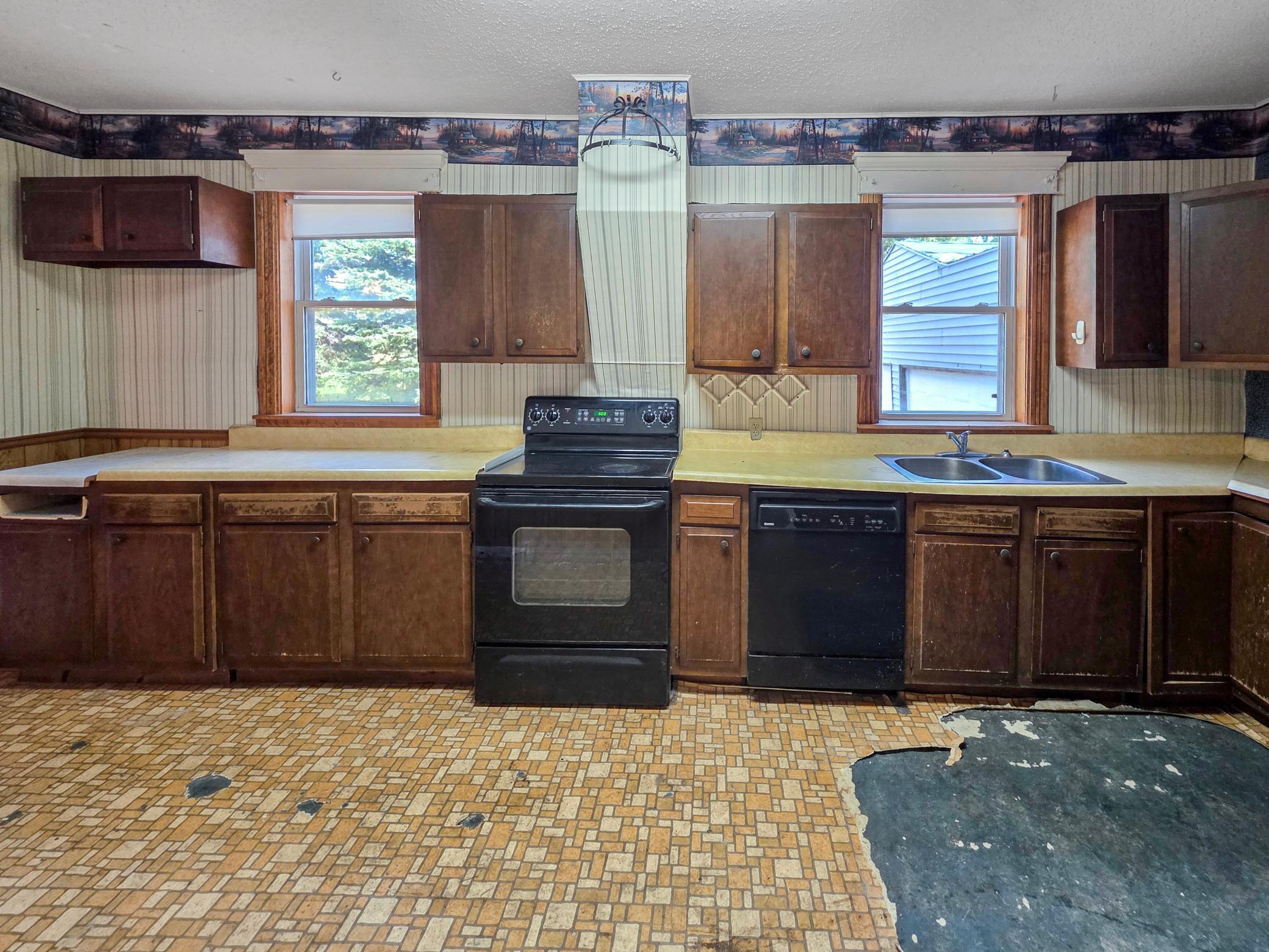 2005 single family home for sale at 2955 390th Street in Foxhome, MN — 4 bed, 1 bath (photo 6 of 16)