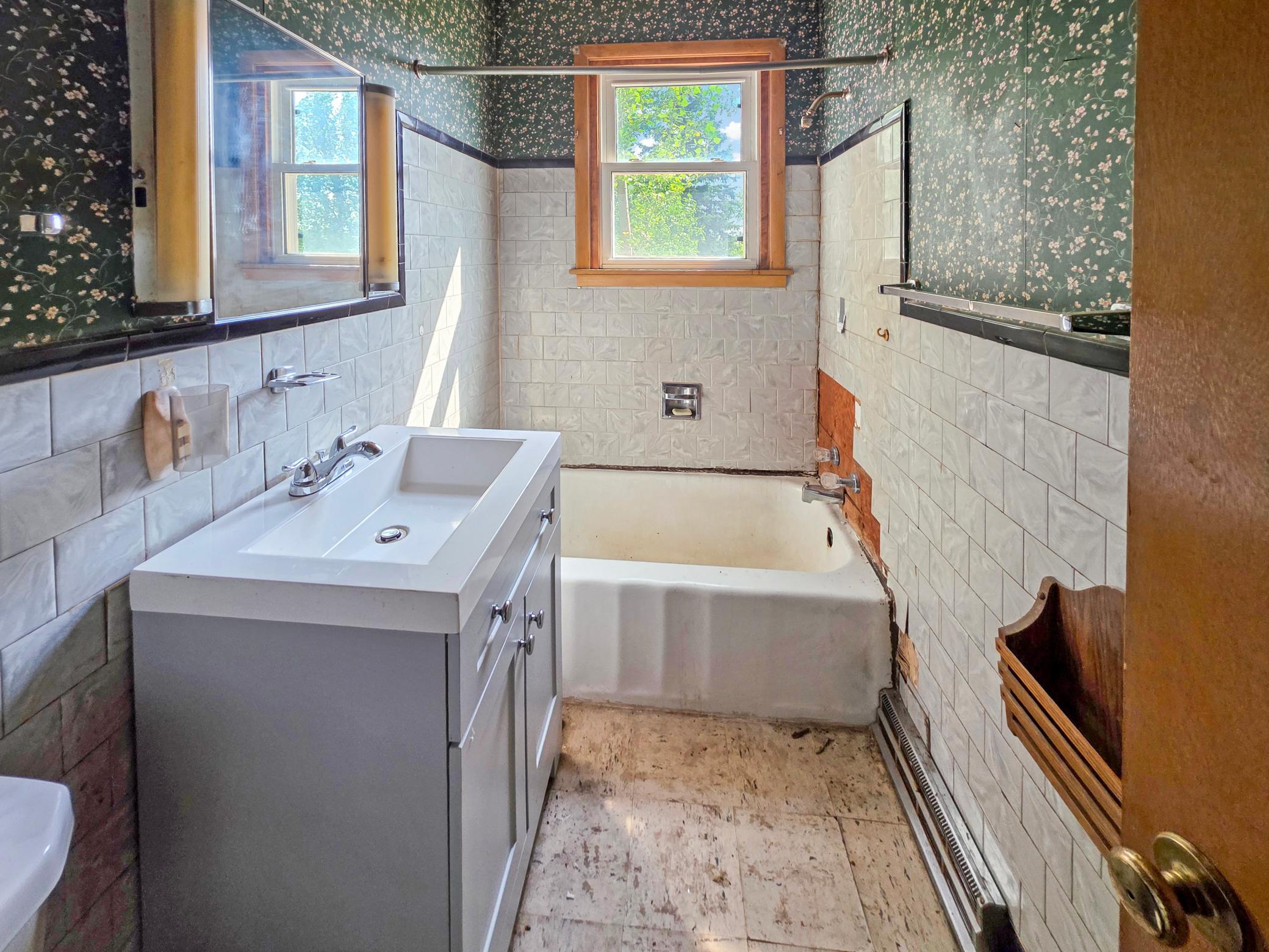 2005 single family home for sale at 2955 390th Street in Foxhome, MN — 4 bed, 1 bath (photo 10 of 16)