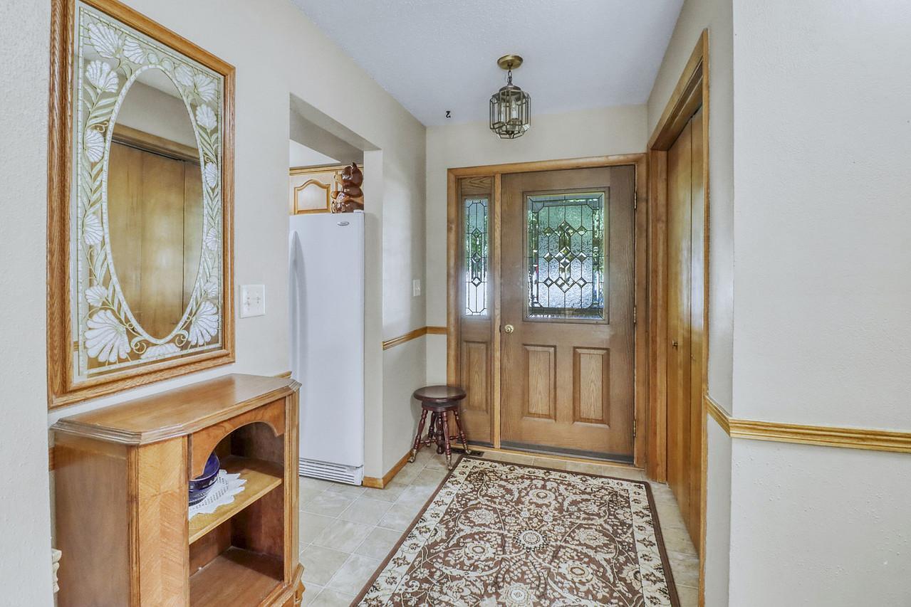 1961 single family home for sale at 813 Oak Street in West Fargo, ND — 3 bed, 3 bath (photo 15 of 63)