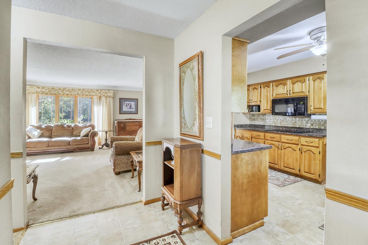 1961 single family home for sale at 813 Oak Street in West Fargo, ND — 3 bed, 3 bath (photo 16 of 63)