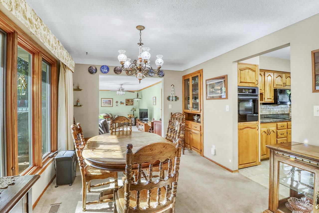 1961 single family home for sale at 813 Oak Street in West Fargo, ND — 3 bed, 3 bath (photo 28 of 63)