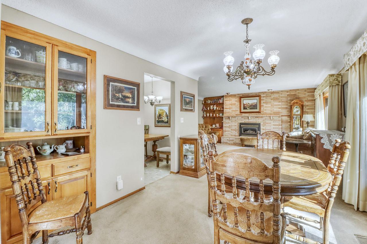 1961 single family home for sale at 813 Oak Street in West Fargo, ND — 3 bed, 3 bath (photo 30 of 63)