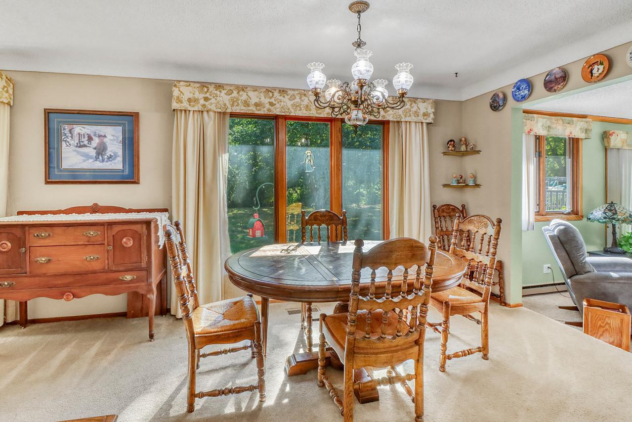 1961 single family home for sale at 813 Oak Street in West Fargo, ND — 3 bed, 3 bath (photo 31 of 63)