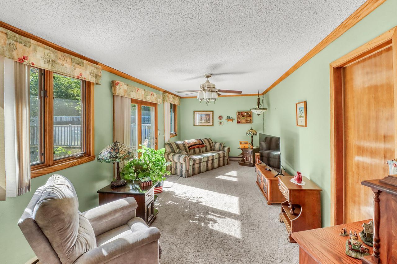 1961 single family home for sale at 813 Oak Street in West Fargo, ND — 3 bed, 3 bath (photo 32 of 63)