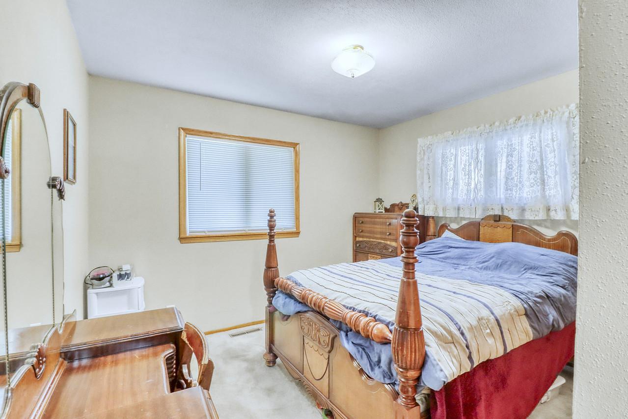 1961 single family home for sale at 813 Oak Street in West Fargo, ND — 3 bed, 3 bath (photo 40 of 63)