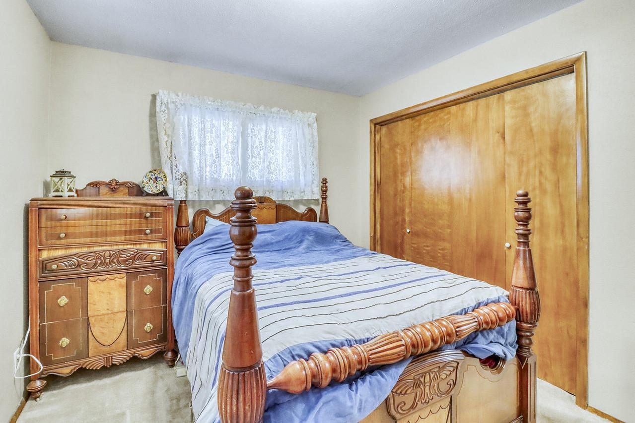 1961 single family home for sale at 813 Oak Street in West Fargo, ND — 3 bed, 3 bath (photo 41 of 63)