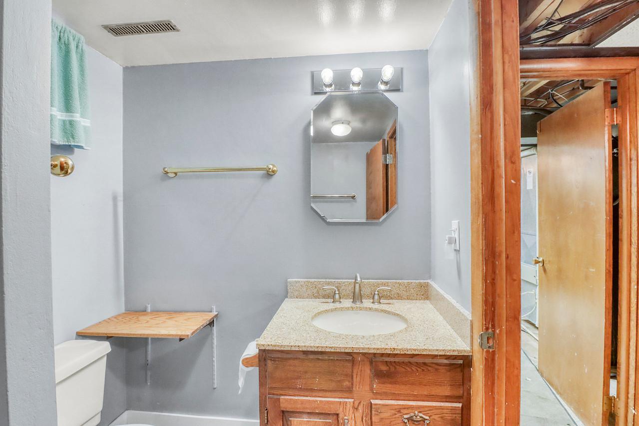 1961 single family home for sale at 813 Oak Street in West Fargo, ND — 3 bed, 3 bath (photo 54 of 63)