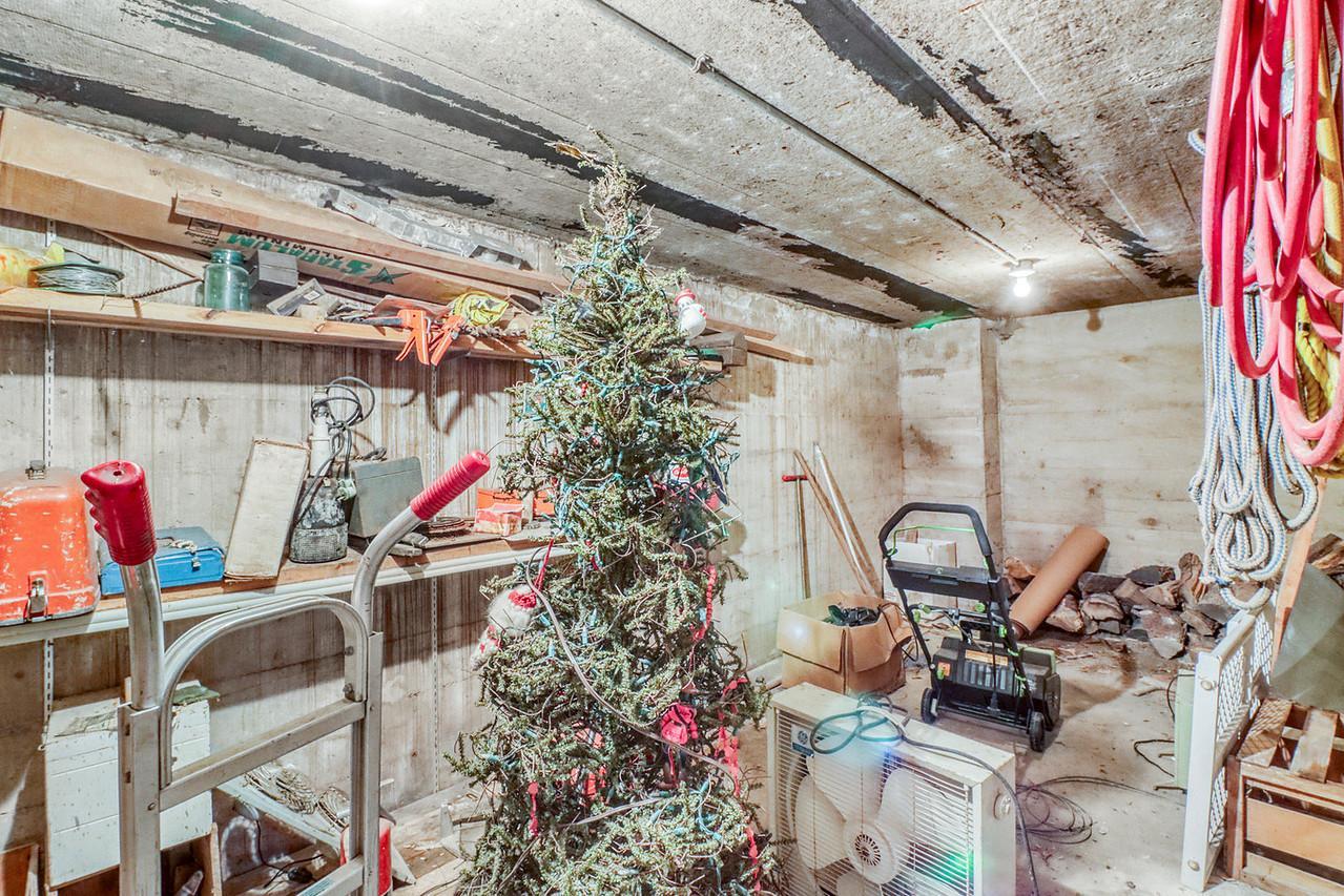 1961 single family home for sale at 813 Oak Street in West Fargo, ND — 3 bed, 3 bath (photo 61 of 63)