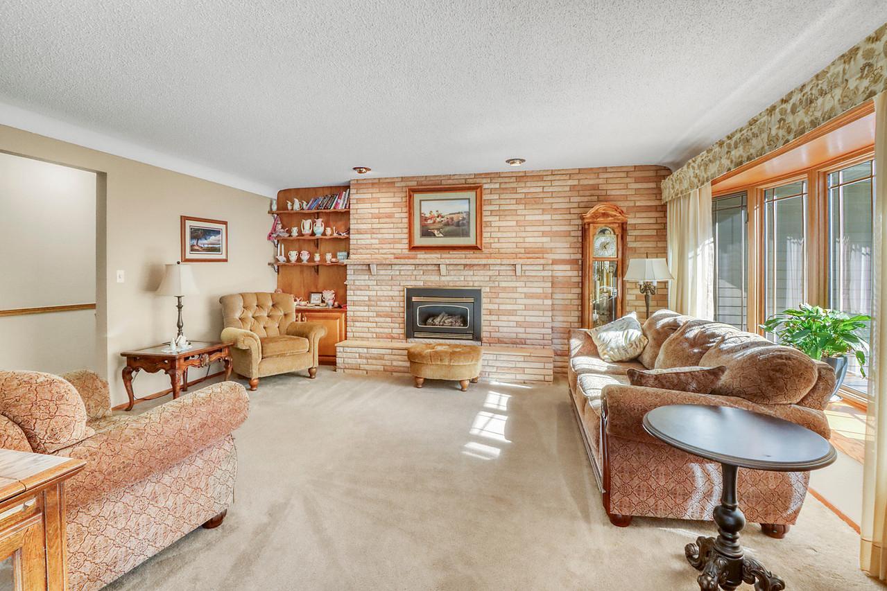 1961 single family home for sale at 813 Oak Street in West Fargo, ND — 3 bed, 3 bath (photo 25 of 65)