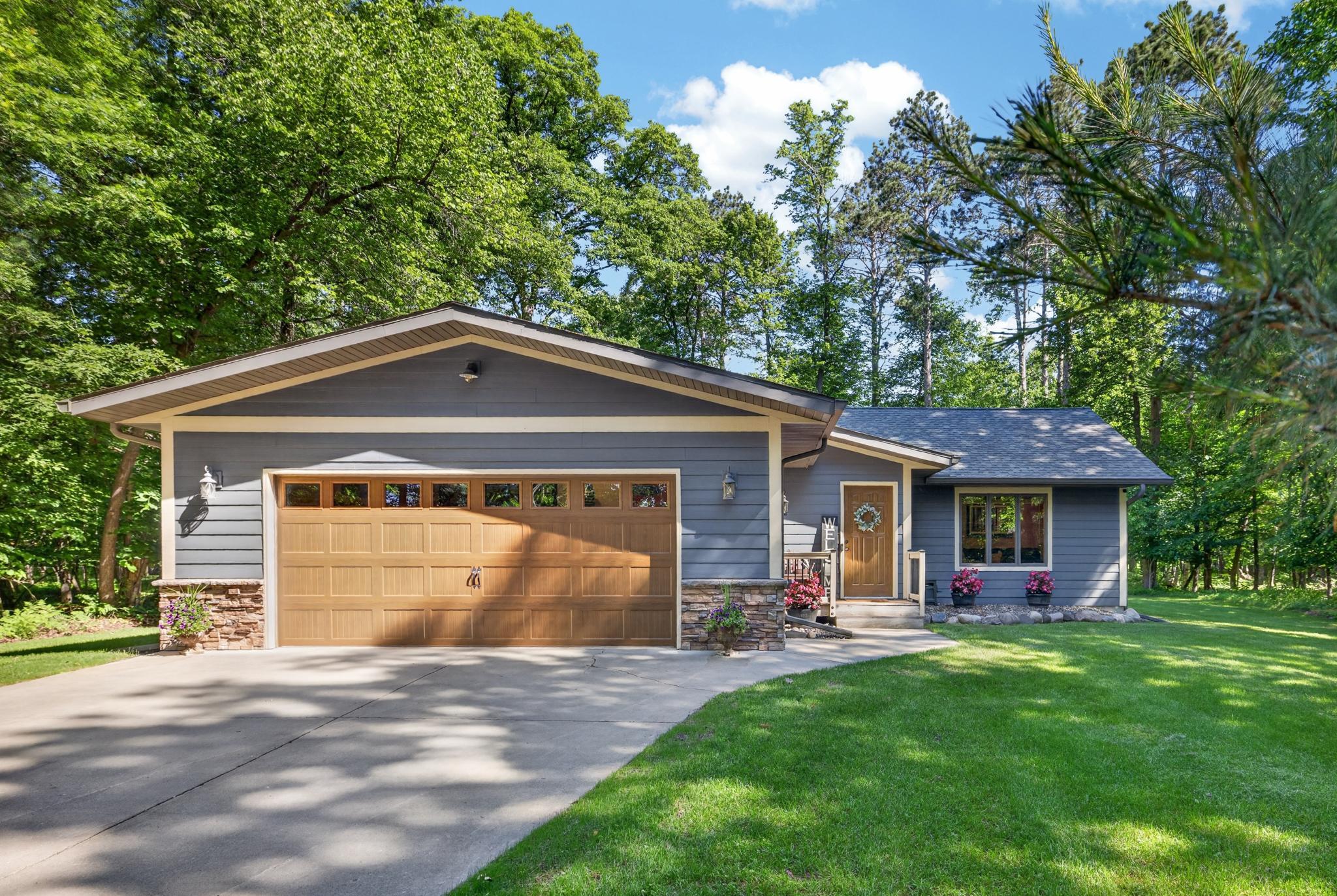 1999 single family home for sale at 6108 Bittersweet Lane in Nisswa, MN — 4 bed, 2 bath (photo 2 of 43)