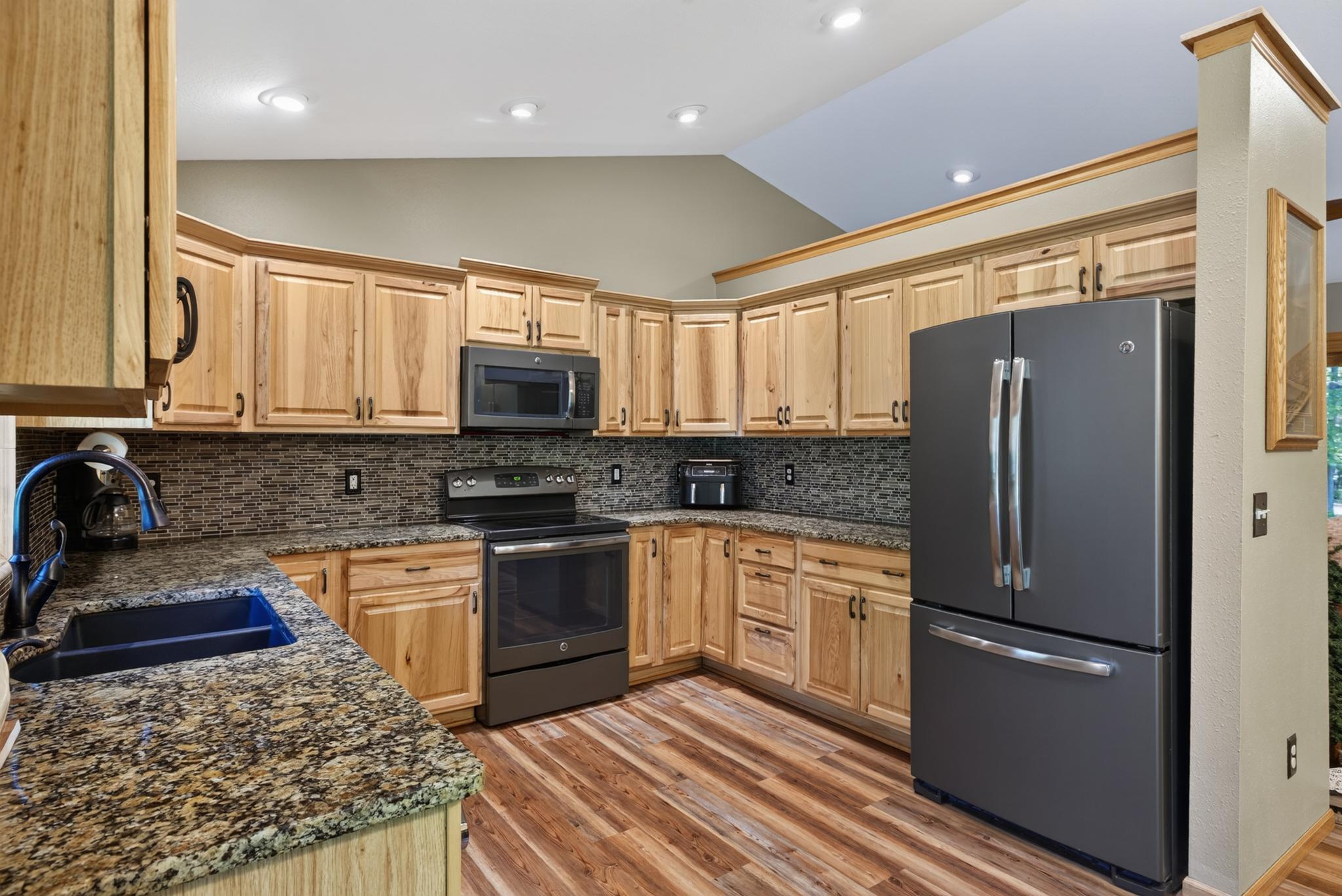 1999 single family home for sale at 6108 Bittersweet Lane in Nisswa, MN — 4 bed, 2 bath (photo 4 of 43)