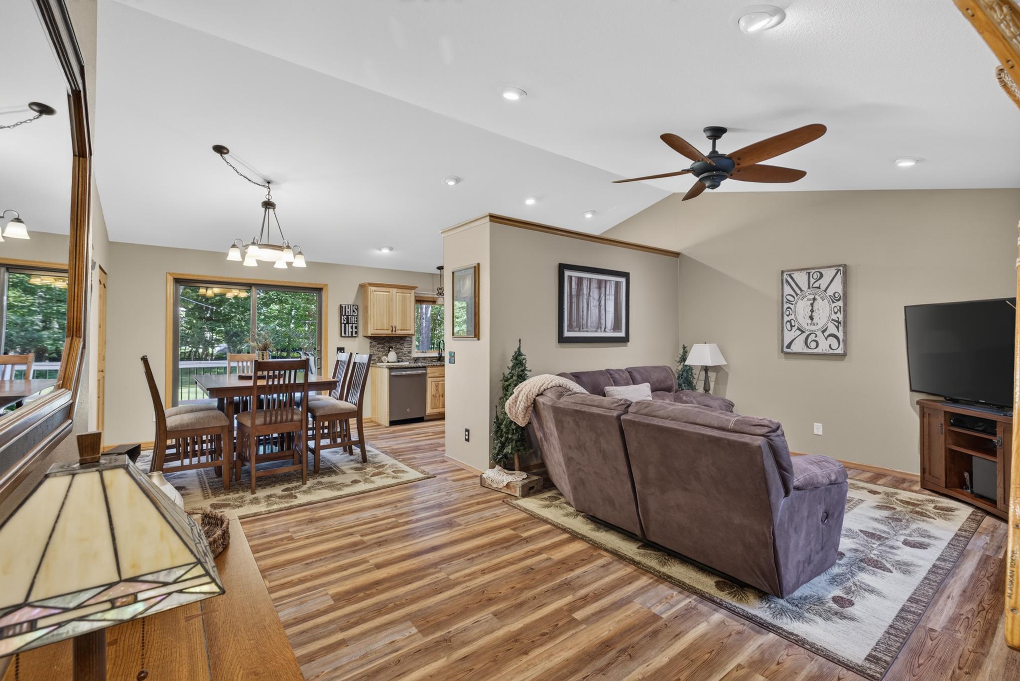 1999 single family home for sale at 6108 Bittersweet Lane in Nisswa, MN — 4 bed, 2 bath (photo 7 of 43)