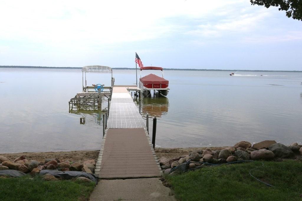 1950 single family home for sale at 46071 Boys Shore Road in Ottertail, MN — 2 bed, 1 bath (photo 4 of 21)