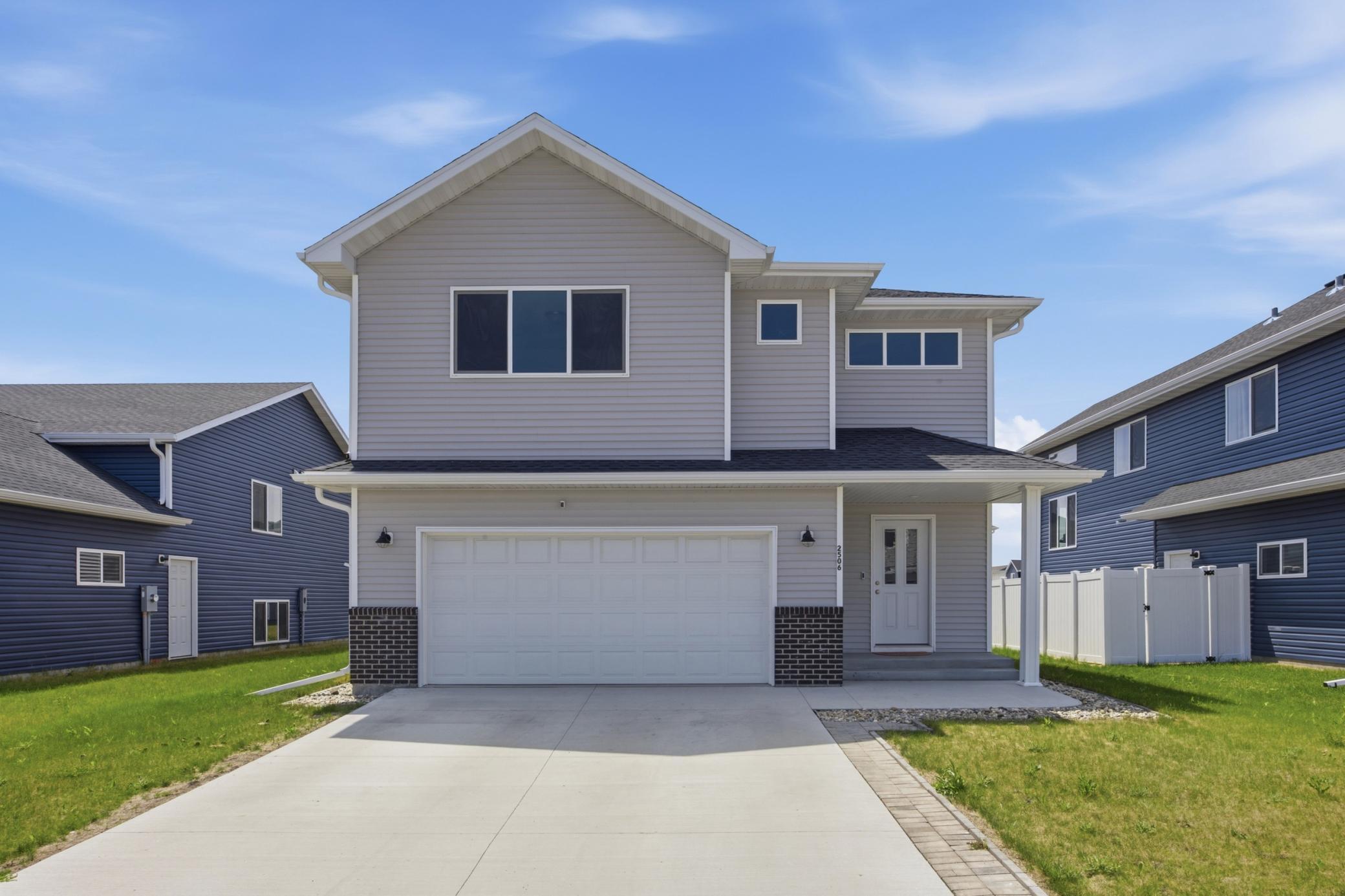 2024 single family home for sale at 2506 Fulton Loop S in Fargo, ND — 4 bed, 3 bath (photo 2 of 31)