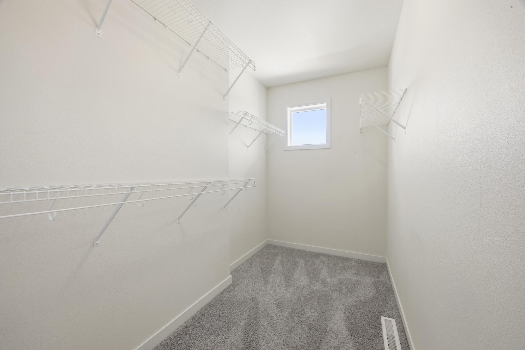 2024 single family home for sale at 2506 Fulton Loop S in Fargo, ND — 4 bed, 3 bath (photo 13 of 31)