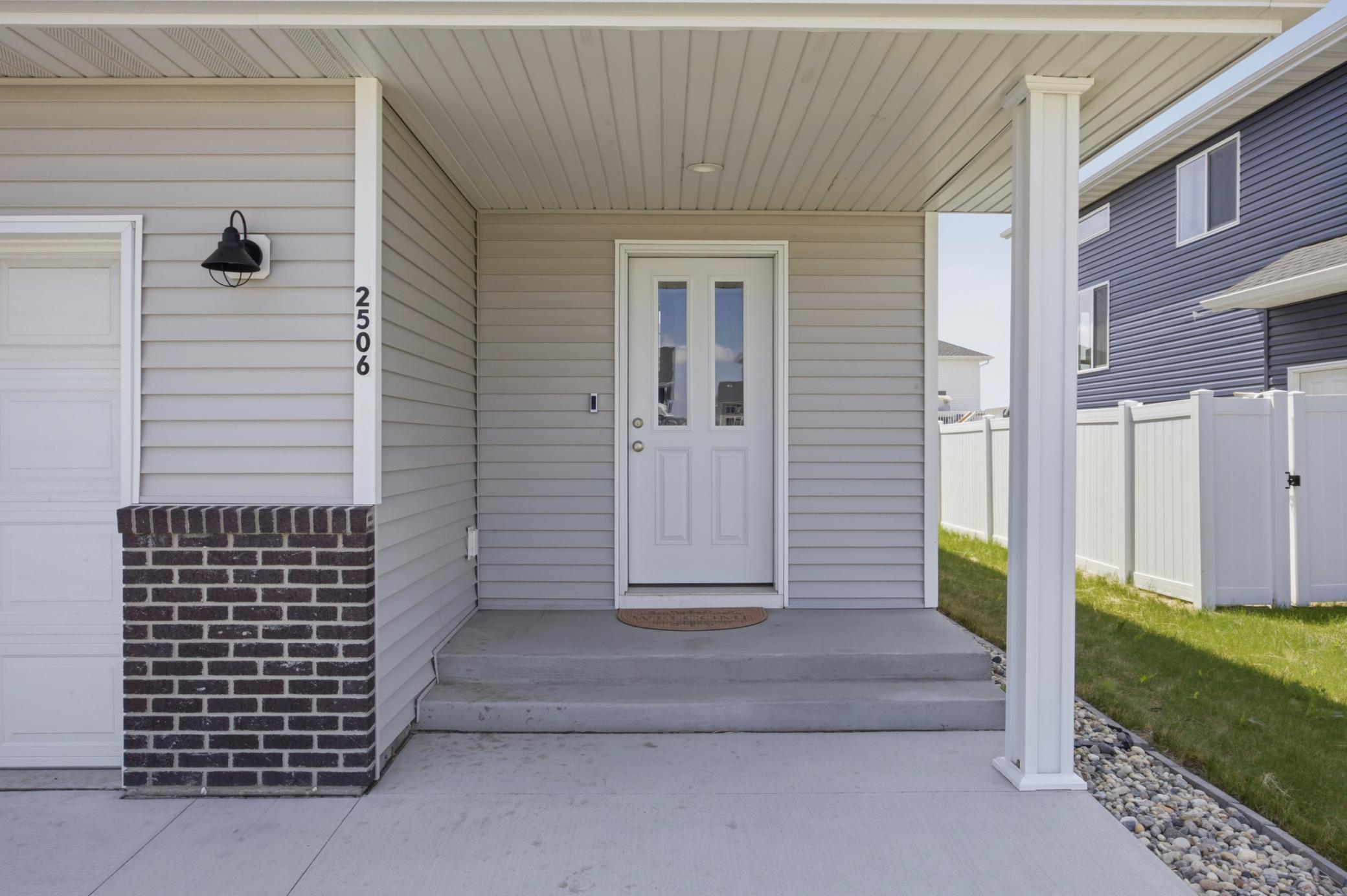 2024 single family home for sale at 2506 Fulton Loop S in Fargo, ND — 4 bed, 3 bath (photo 3 of 31)