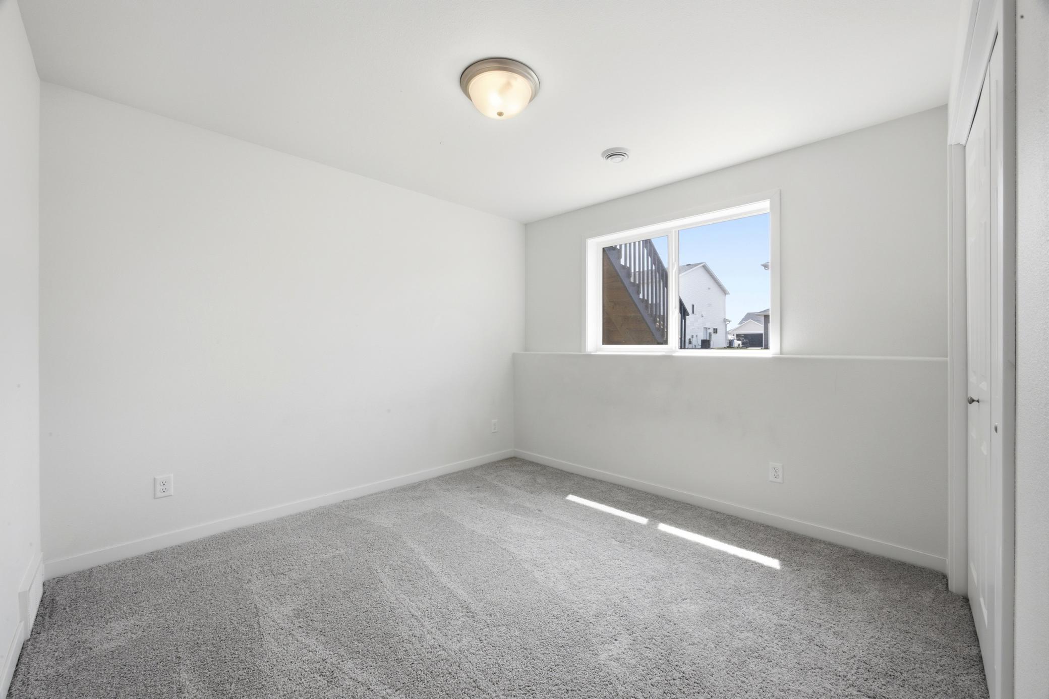 2024 single family home for sale at 2506 Fulton Loop S in Fargo, ND — 4 bed, 3 bath (photo 21 of 31)