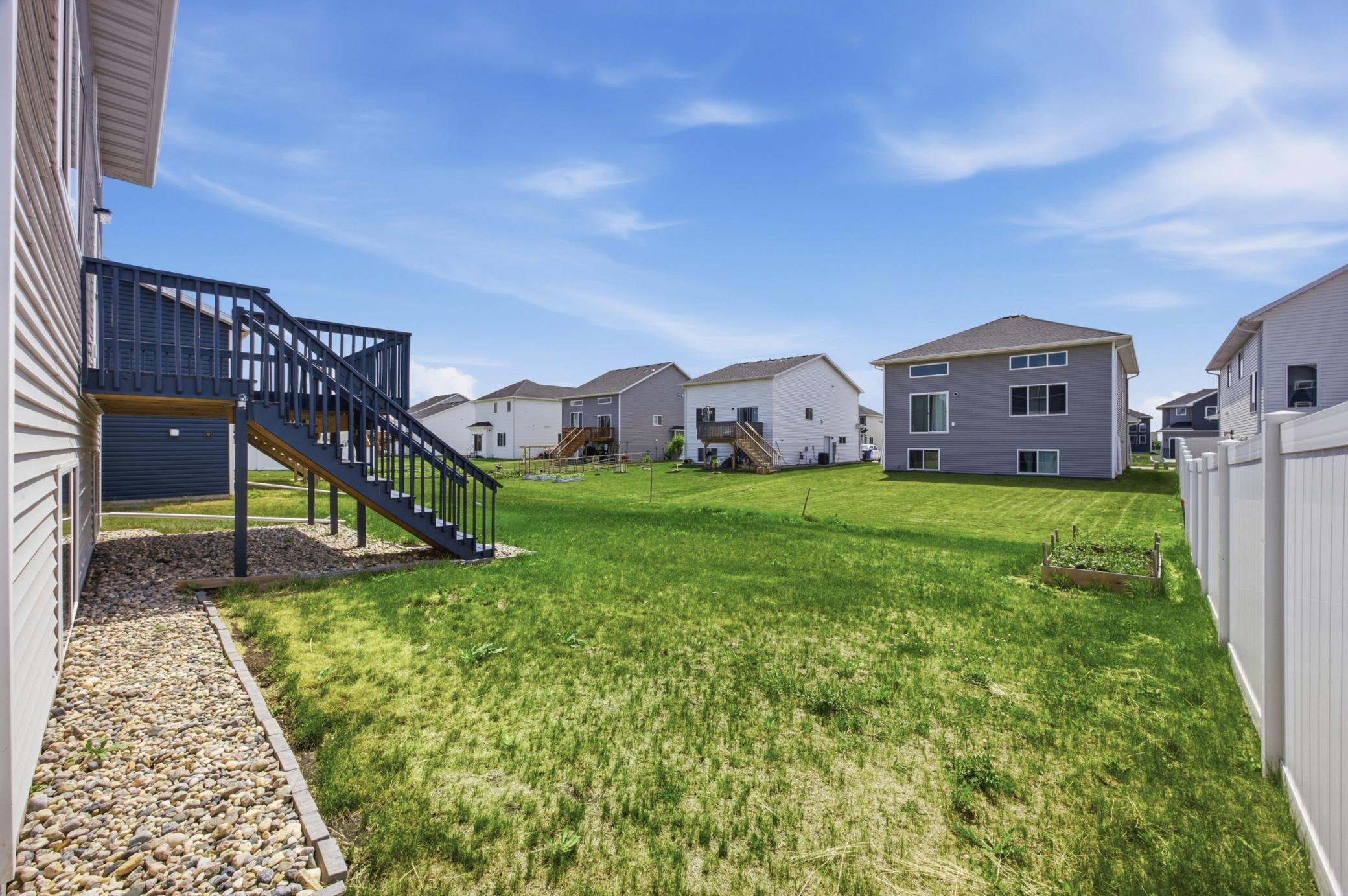 2024 single family home for sale at 2506 Fulton Loop S in Fargo, ND — 4 bed, 3 bath (photo 27 of 31)