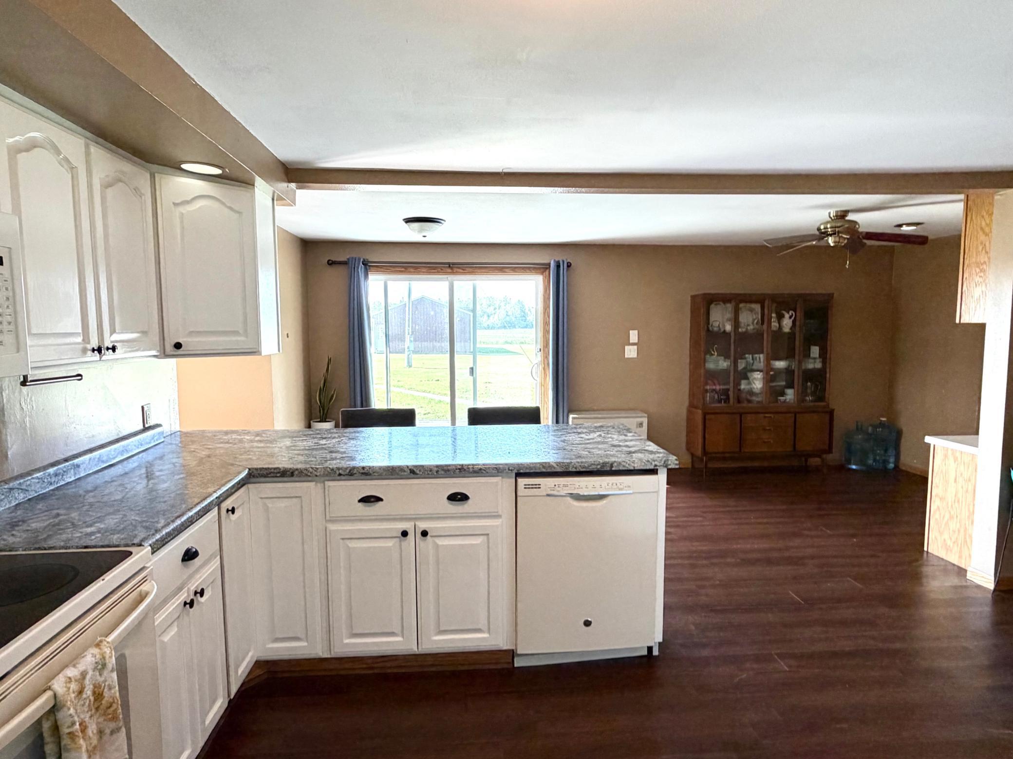 1910 single family home for sale at 28707 350th Avenue in Roseau, MN — 4 bed, 2 bath (photo 4 of 24)