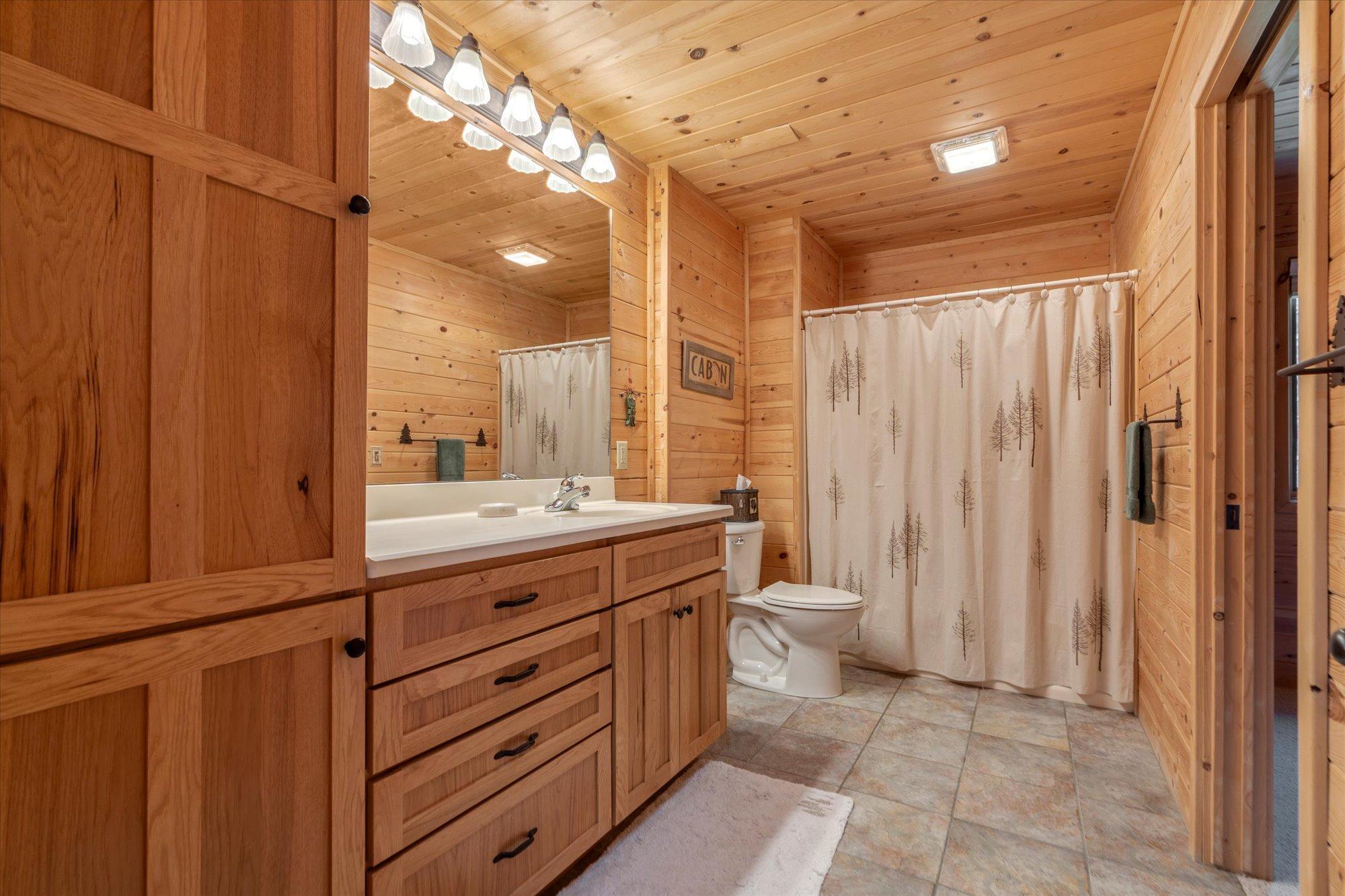 2000 single family home for sale at 13959 Scenic Court in Crosslake, MN — 3 bed, 3 bath (photo 13 of 40)