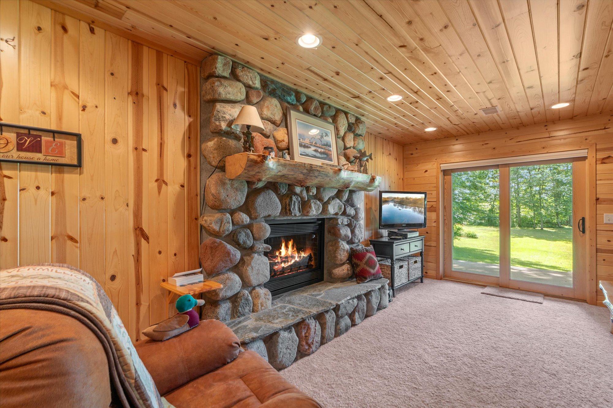 2000 single family home for sale at 13959 Scenic Court in Crosslake, MN — 3 bed, 3 bath (photo 18 of 40)
