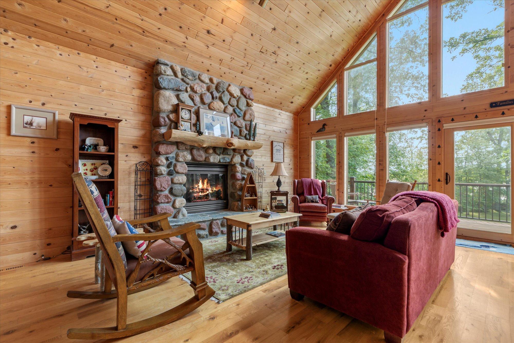 2000 single family home for sale at 13959 Scenic Court in Crosslake, MN — 3 bed, 3 bath (photo 4 of 40)