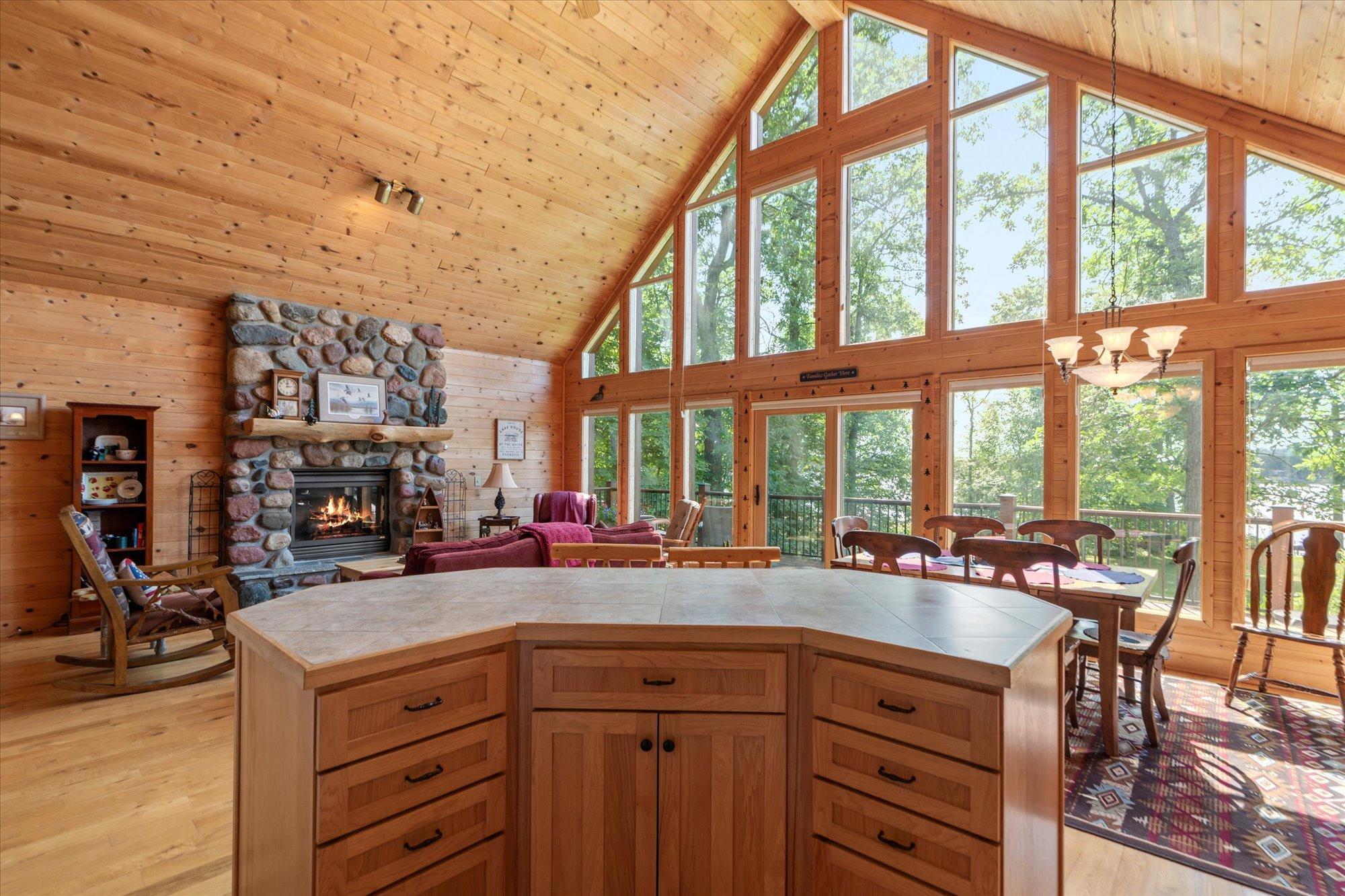 2000 single family home for sale at 13959 Scenic Court in Crosslake, MN — 3 bed, 3 bath (photo 7 of 40)