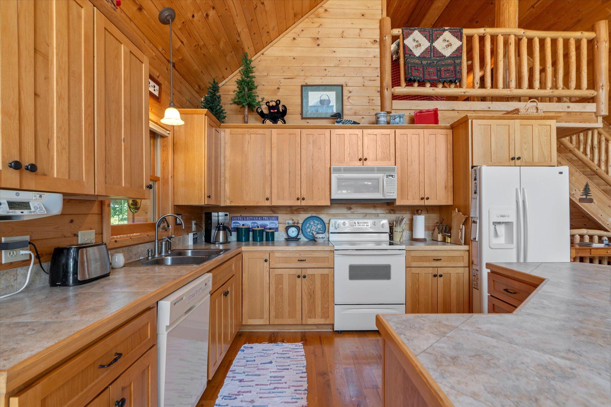 2000 single family home for sale at 13959 Scenic Court in Crosslake, MN — 3 bed, 3 bath (photo 8 of 40)