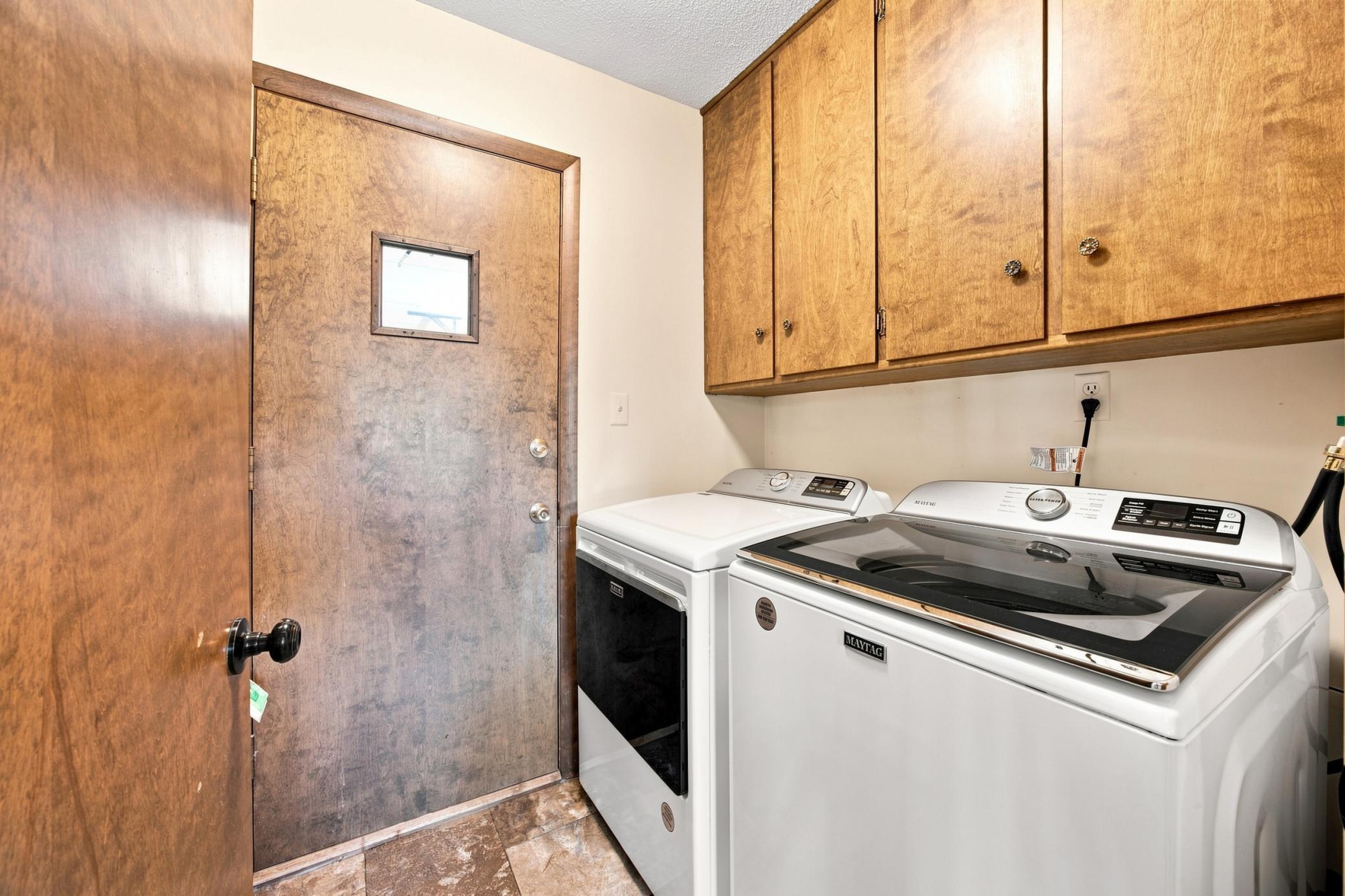 1968 single family home for sale at 2323 19 1/2 Street S in Moorhead, MN — 4 bed, 3 bath (photo 18 of 28)