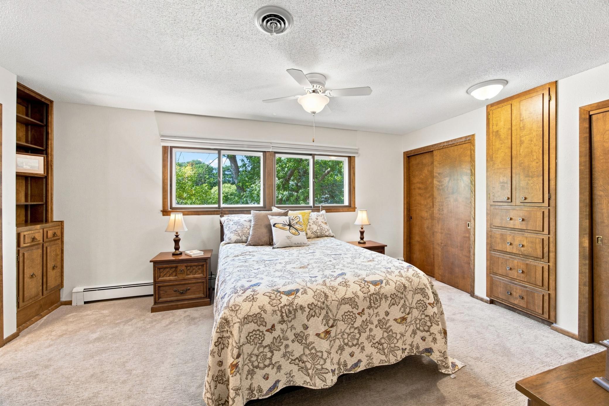 1968 single family home for sale at 2323 19 1/2 Street S in Moorhead, MN — 4 bed, 3 bath (photo 19 of 28)