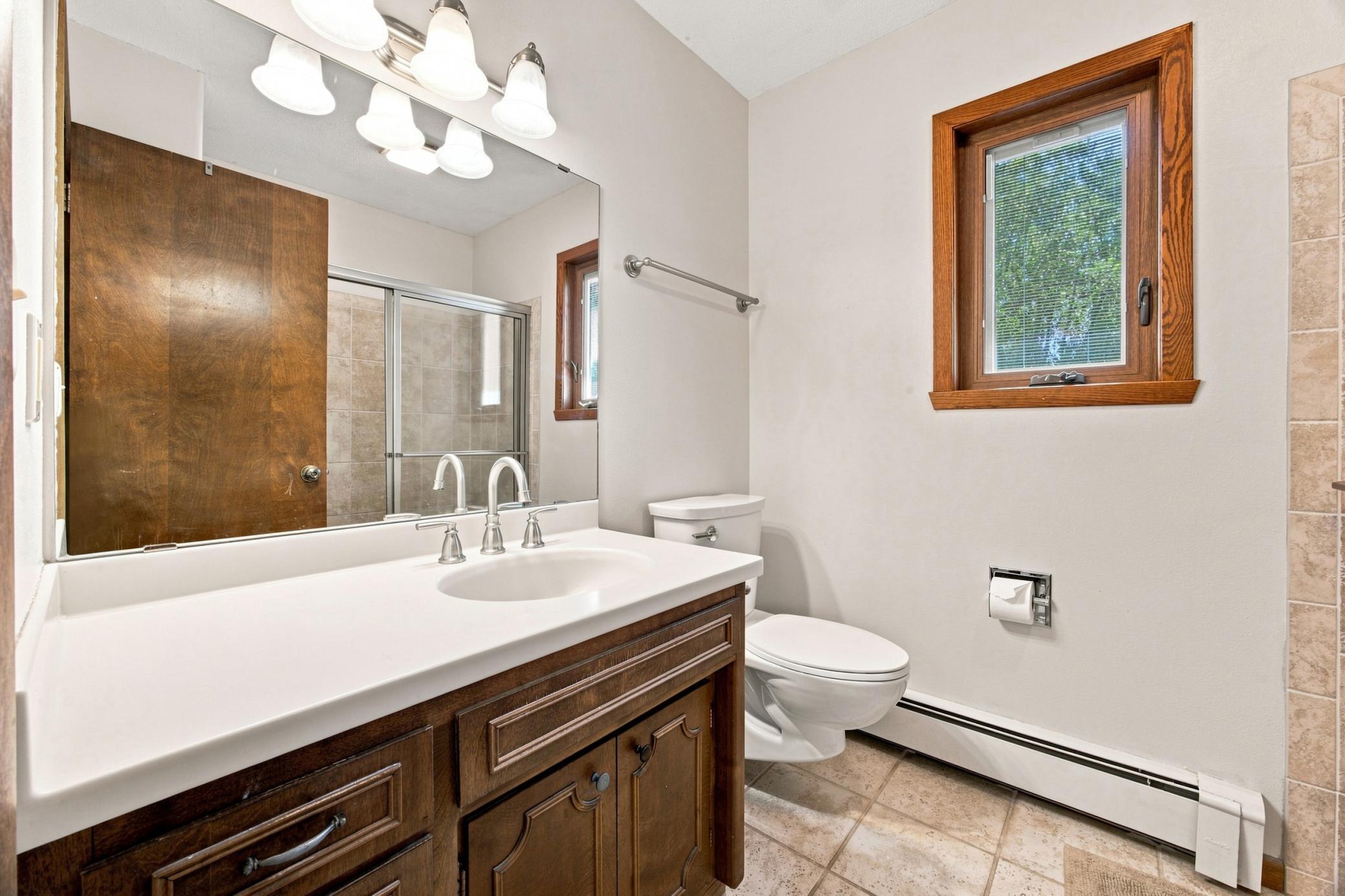 1968 single family home for sale at 2323 19 1/2 Street S in Moorhead, MN — 4 bed, 3 bath (photo 21 of 28)