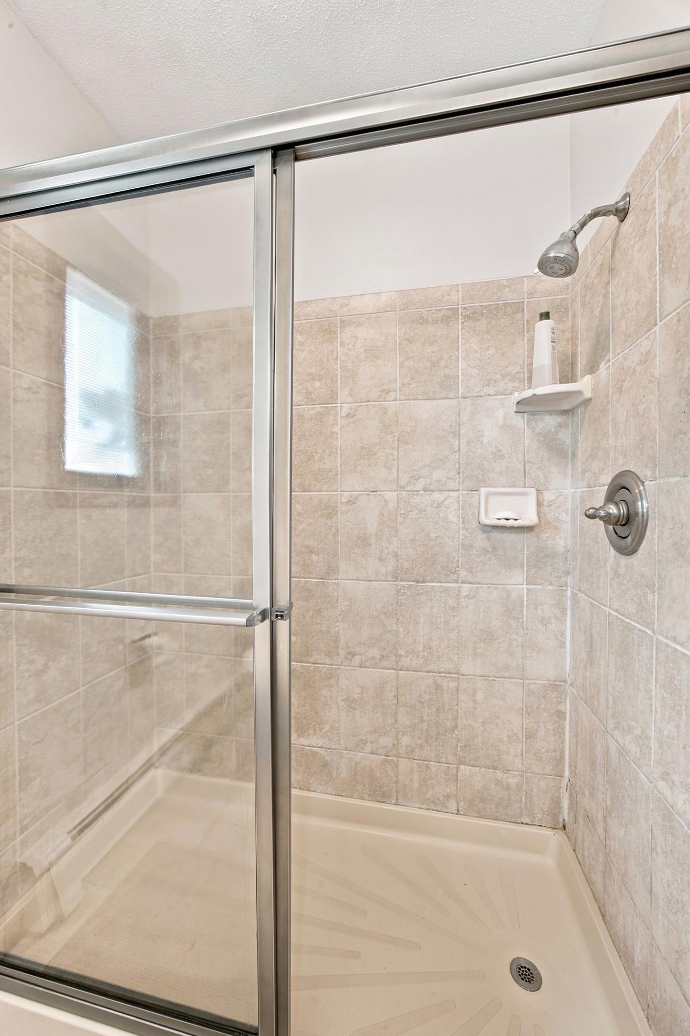 1968 single family home for sale at 2323 19 1/2 Street S in Moorhead, MN — 4 bed, 3 bath (photo 22 of 28)