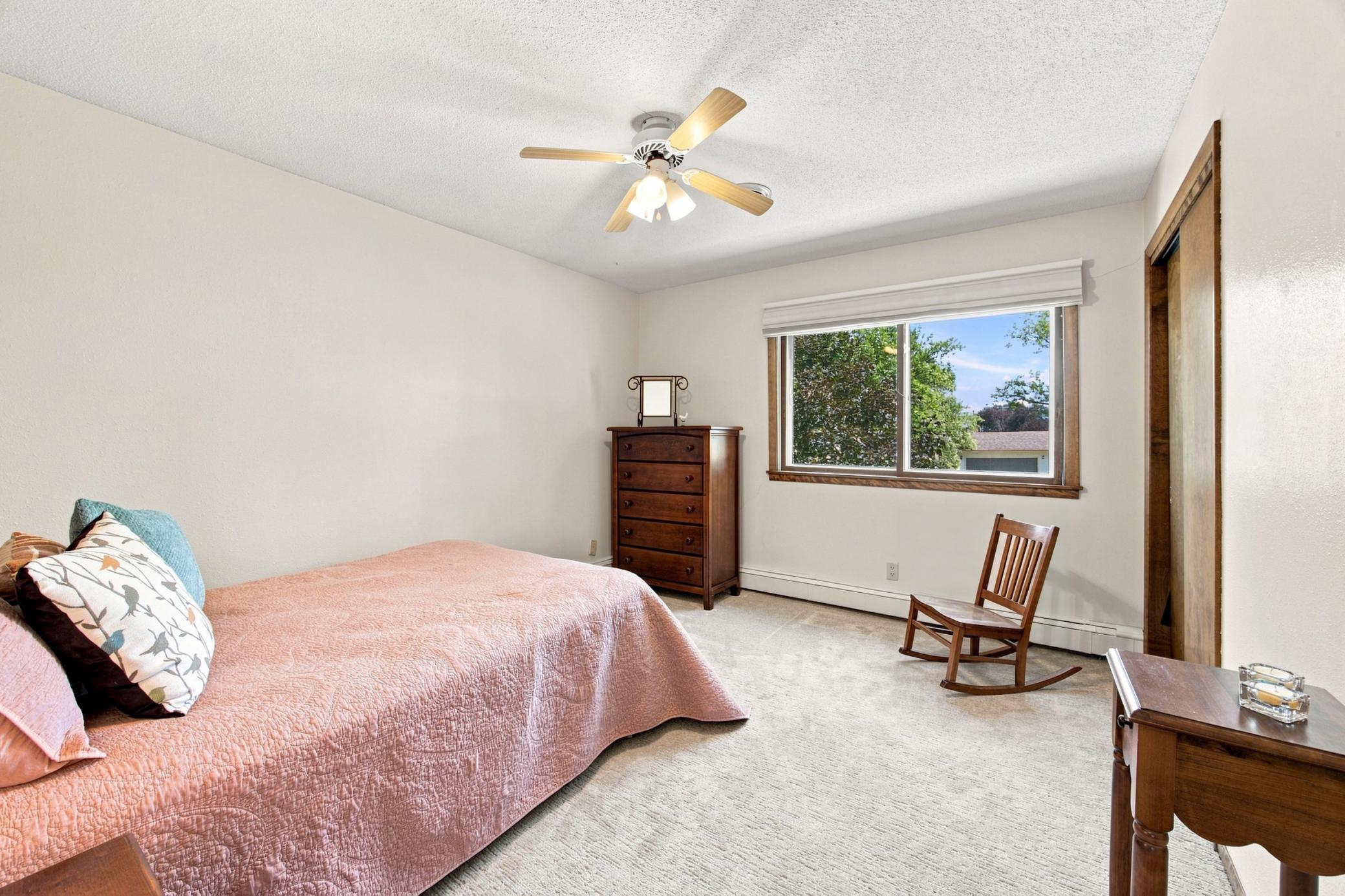 1968 single family home for sale at 2323 19 1/2 Street S in Moorhead, MN — 4 bed, 3 bath (photo 23 of 28)