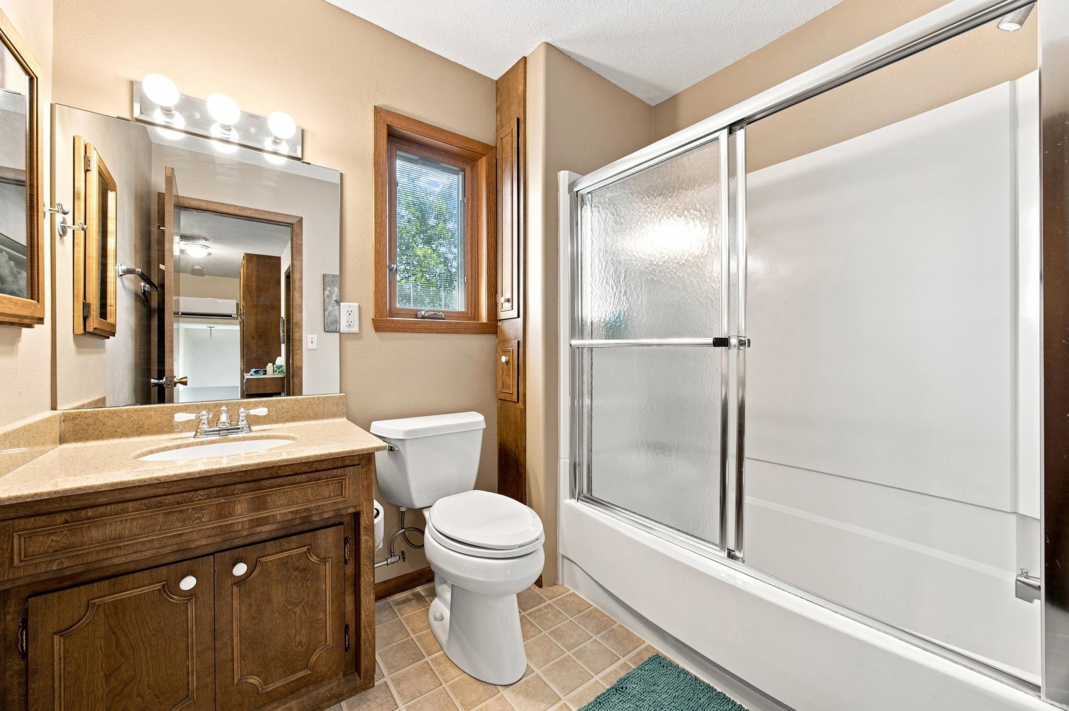 1968 single family home for sale at 2323 19 1/2 Street S in Moorhead, MN — 4 bed, 3 bath (photo 25 of 28)